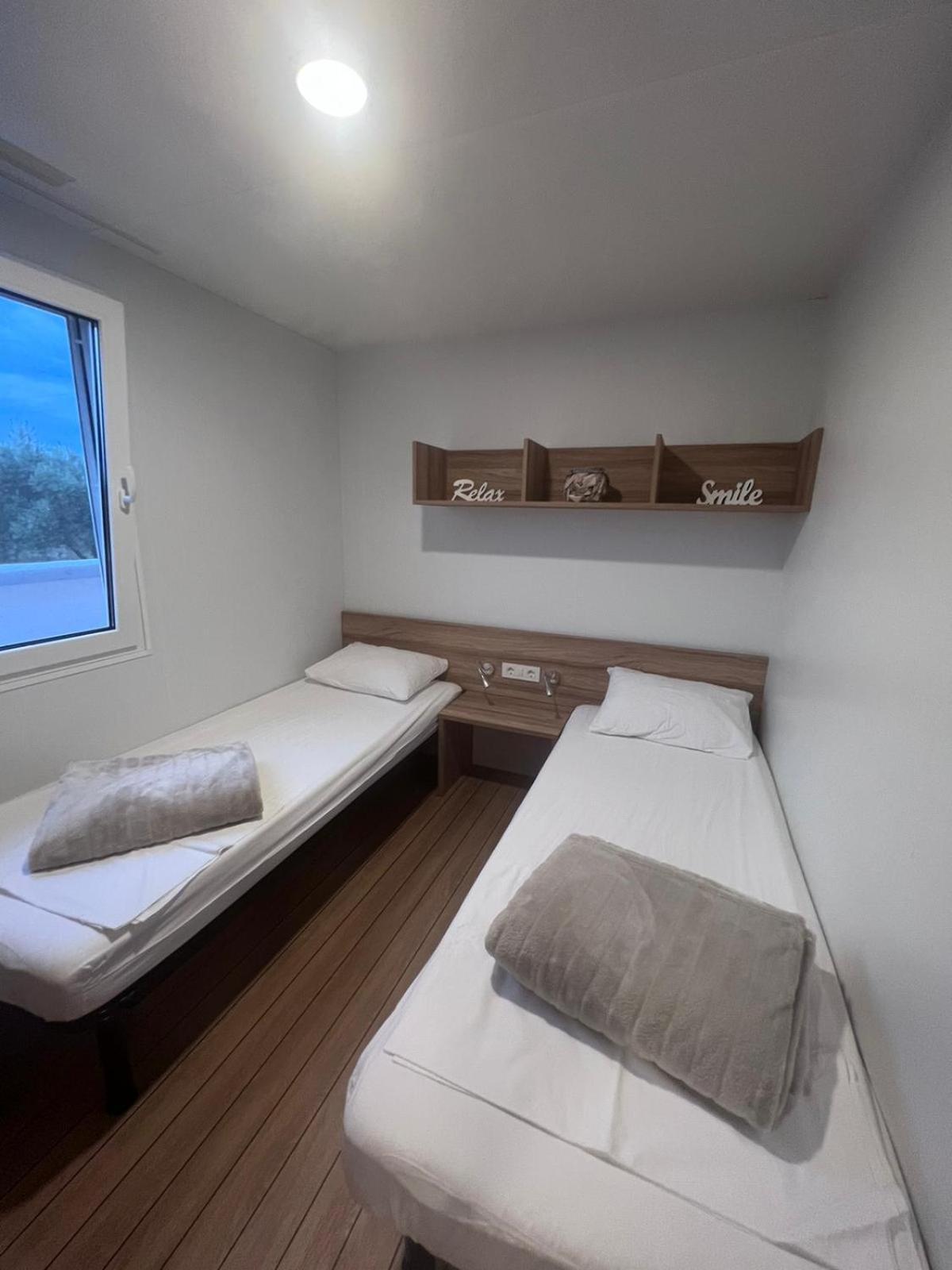 Mobile House F&L Villa Biograd Na Moru Eksteriør billede